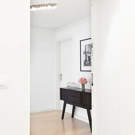 Апартаменты Altido Bright And Elegant 1br With Workspace And Huge Terrace In Pena, Close By Viewpoint *