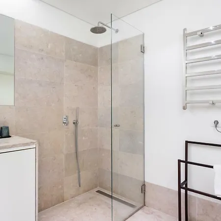 Altido Bright And Elegant 1br With Workspace And Huge Terrace In Pena, Close By Viewpoint * Лиссабон