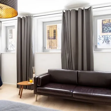 Altido Bright And Elegant 1br With Workspace And Huge Terrace In Pena, Close By Viewpoint Апартаменты Лиссабон