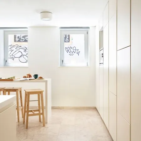 Апартаменты Altido Bright And Elegant 1br With Workspace And Huge Terrace In Pena, Close By Viewpoint