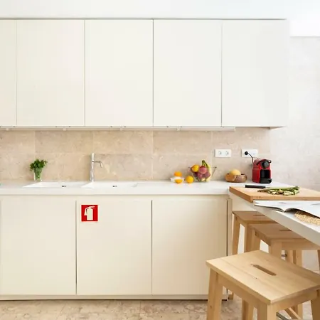 Altido Bright And Elegant 1br With Workspace And Huge Terrace In Pena, Close By Viewpoint * Lissabon