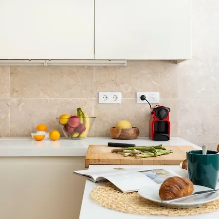 Altido Bright And Elegant 1br With Workspace And Huge Terrace In Pena, Close By Viewpoint Lisboa