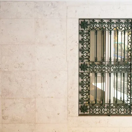Altido Bright And Elegant 1br With Workspace And Huge Terrace In Pena, Close By Viewpoint Apartman Lisboa