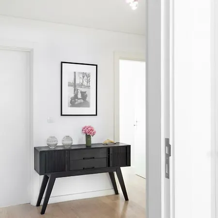Altido Bright And Elegant 1br With Workspace And Huge Terrace In Pena, Close By Viewpoint Apartman