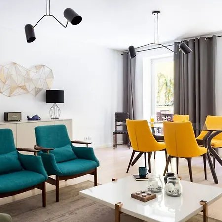 شقة Altido Bright And Elegant 1br With Workspace And Huge Terrace In Pena, Close By Viewpoint Lisboa