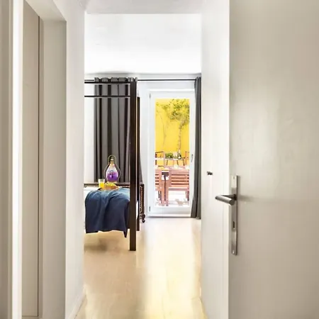 شقة Altido Bright And Elegant 1br With Workspace And Huge Terrace In Pena, Close By Viewpoint Lisboa