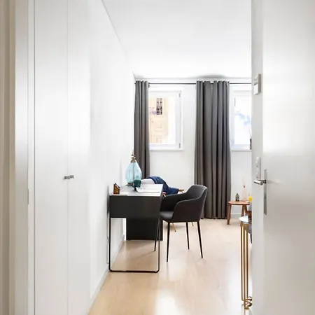 Altido Bright And Elegant 1br With Workspace And Huge Terrace In Pena, Close By Viewpoint Apartman Lisboa