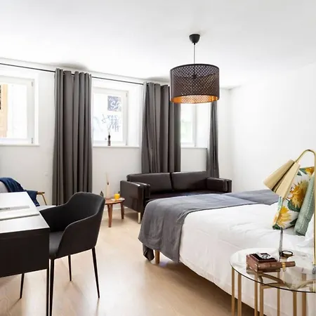 Altido Bright And Elegant 1br With Workspace And Huge Terrace In Pena, Close By Viewpoint Lisboa
