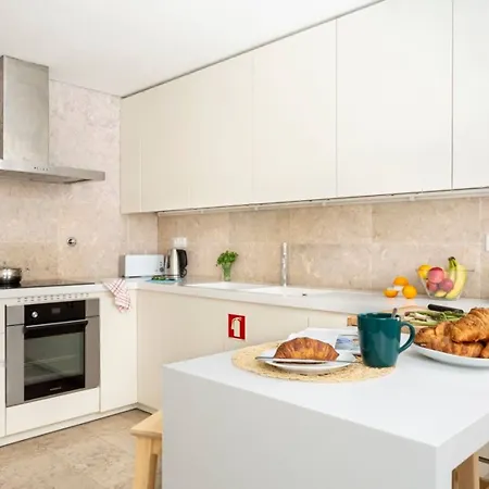 Altido Bright And Elegant 1br With Workspace And Huge Terrace In Pena, Close By Viewpoint * Lisboa